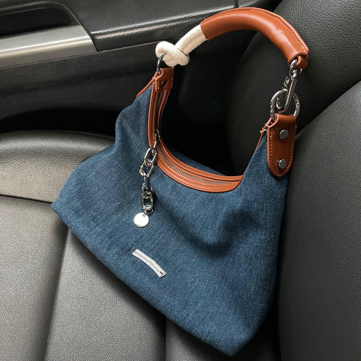 New Large Capacity Tote Bag Hong Kong Style Retro High-end Underarm Bag Fashionable Trendy One-shoulder Commuting Bag Women
New Large Capacity Tote Bag Hong Kong Style Retro High-end Underarm Bag Fashionable Trendy One-shoulder Commuting Bag Women