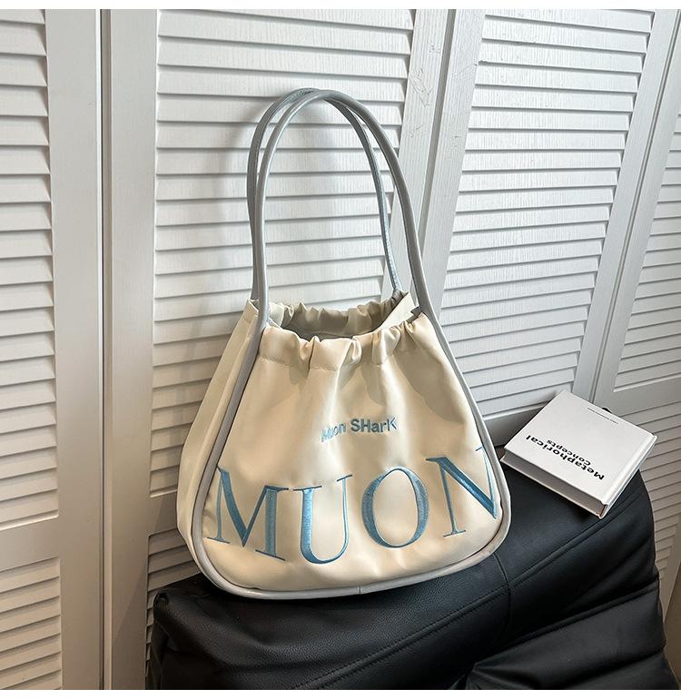 Large capacity trendy bucket bag, simple and advanced college student class fashionable versatile shoulder handbag белый
Large capacity trendy bucket bag, simple and advanced college student class fashionable versatile shoulder handbag белый