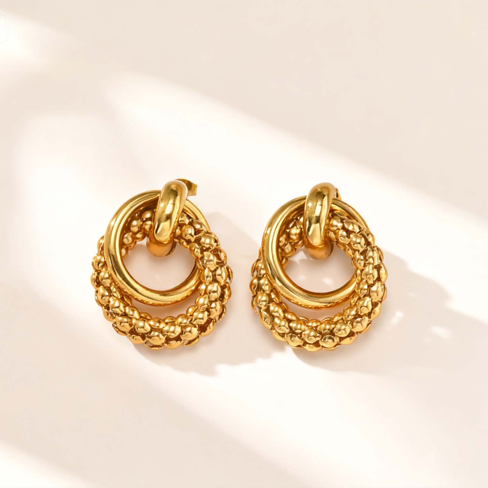 Fashion Geometric Hollow Stud Earrings for Women,Gold Plated Design Sense Knot Piercing Earring,Temperament Jewelry Gift
Fashion Geometric Hollow Stud Earrings for Women,Gold Plated Design Sense Knot Piercing Earring,Temperament Jewelry Gift