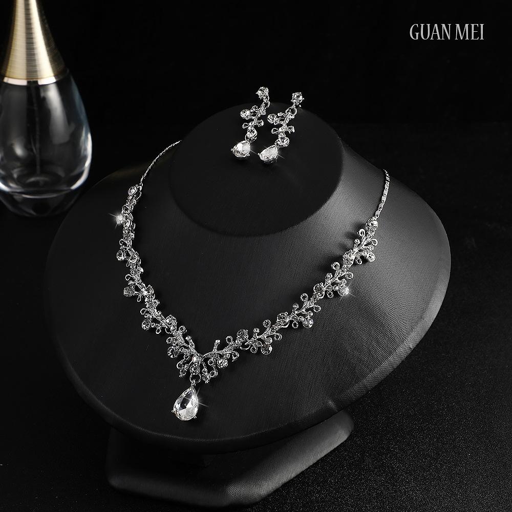 Light Luxury Fashion New Year s Jewelry Cross-border Diamond Earrings Necklace Set Engagement Wedding Dinner Temperament New Year s Accessories 2026 45CM белый
Light Luxury Fashion New Year s Jewelry Cross-border Diamond Earrings Necklace Set Engagement Wedding Dinner Temperament New Year s Accessories 2026 45CM белый