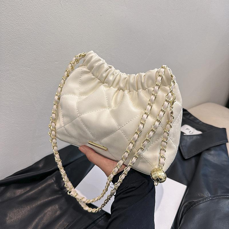 Высококачественная женская сумка Xiaoxiangfeng 2024 года, новая модная сумка-мессенджер с цепочкой из бриллиантов для поездок на работу и учебы белый
Высококачественная женская сумка Xiaoxiangfeng 2024 года, новая модная сумка-мессенджер с цепочкой из бриллиантов для поездок на работу и учебы белый