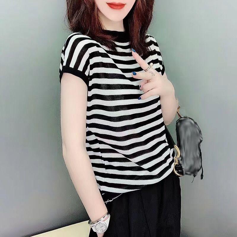Классическая черно-белая полосатая шелковая трикотажная рубашка с короткими рукавами для женщин, летний тонкий свободный топ для женской летней одежды XL
Классическая черно-белая полосатая шелковая трикотажная рубашка с короткими рукавами для женщин, летний тонкий свободный топ для женской летней одежды XL