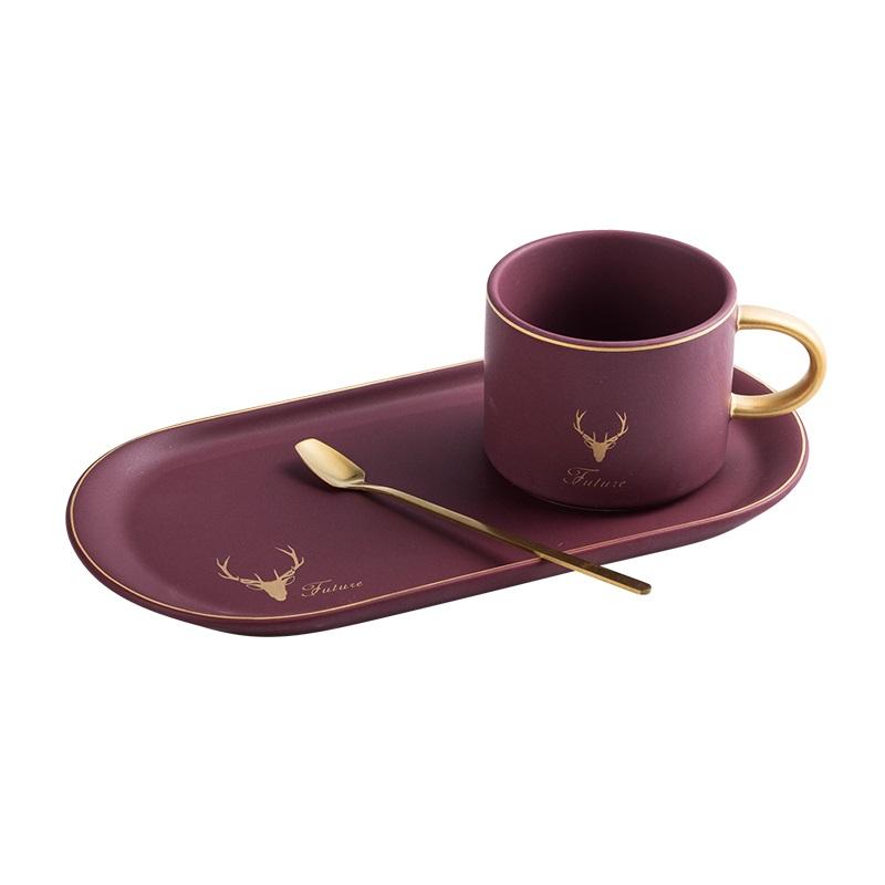 European Luxurious Gold Rim Ceramics Coffee Cups And Saucers Spoon Sets With Gift Box Tea Soy Milk Breakfast Mugs Dessert Plate красный
European Luxurious Gold Rim Ceramics Coffee Cups And Saucers Spoon Sets With Gift Box Tea Soy Milk Breakfast Mugs Dessert Plate красный