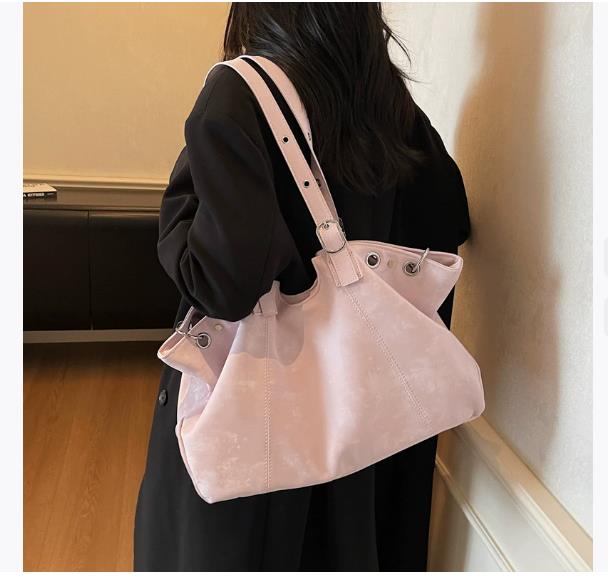 Personality Tote Bag for Women Solid Suede Pillow Underarm Bags Large Capacity Female Commute Shoulder Bags Matte Travel Pack
Personality Tote Bag for Women Solid Suede Pillow Underarm Bags Large Capacity Female Commute Shoulder Bags Matte Travel Pack