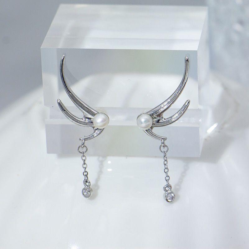 Imitation Pearl Crystal Claw Chain Tassel Long Drop Earring for Women Creative Personality New Fashion Party Jewelry Gift срібний
Imitation Pearl Crystal Claw Chain Tassel Long Drop Earring for Women Creative Personality New Fashion Party Jewelry Gift срібний