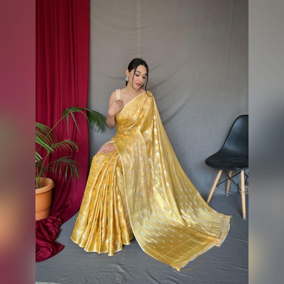 Одежда для вечеринок Желтое ткацкое муслиновое шелковое сари 
Одежда для вечеринок Желтое ткацкое муслиновое шелковое сари