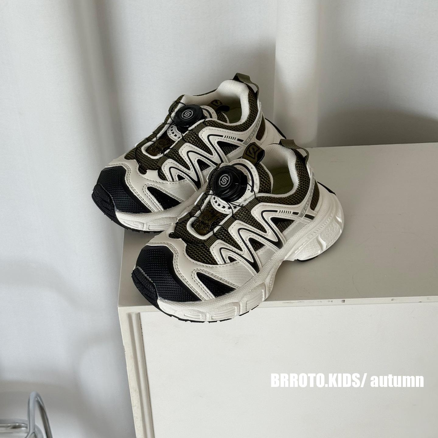 Детская дышащая спортивная обувь, модные кроссовки для пап для мальчиков, легкая повседневная обувь с вращающейся кнопкой для девочек 37 чёрный
Детская дышащая спортивная обувь, модные кроссовки для пап для мальчиков, легкая повседневная обувь с вращающейся кнопкой для девочек 37 чёрный