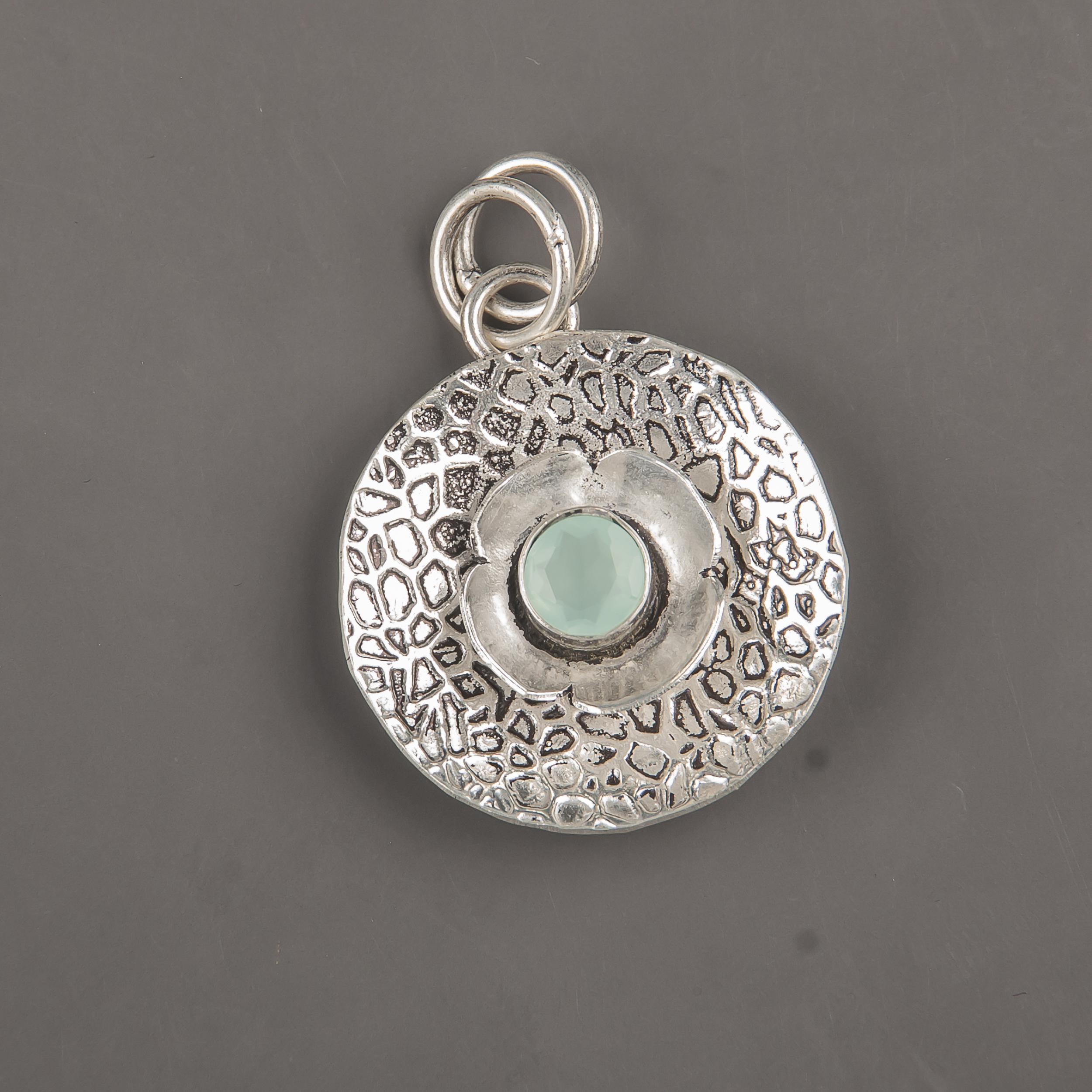 Aqua Chalcedony Silver Gemstone Jewelry, 925 Sterling Silver Pendant, Handmade Everyday Jewelry For Engagement Gift 1.20 inches синій
Aqua Chalcedony Silver Gemstone Jewelry, 925 Sterling Silver Pendant, Handmade Everyday Jewelry For Engagement Gift 1.20 inches синій