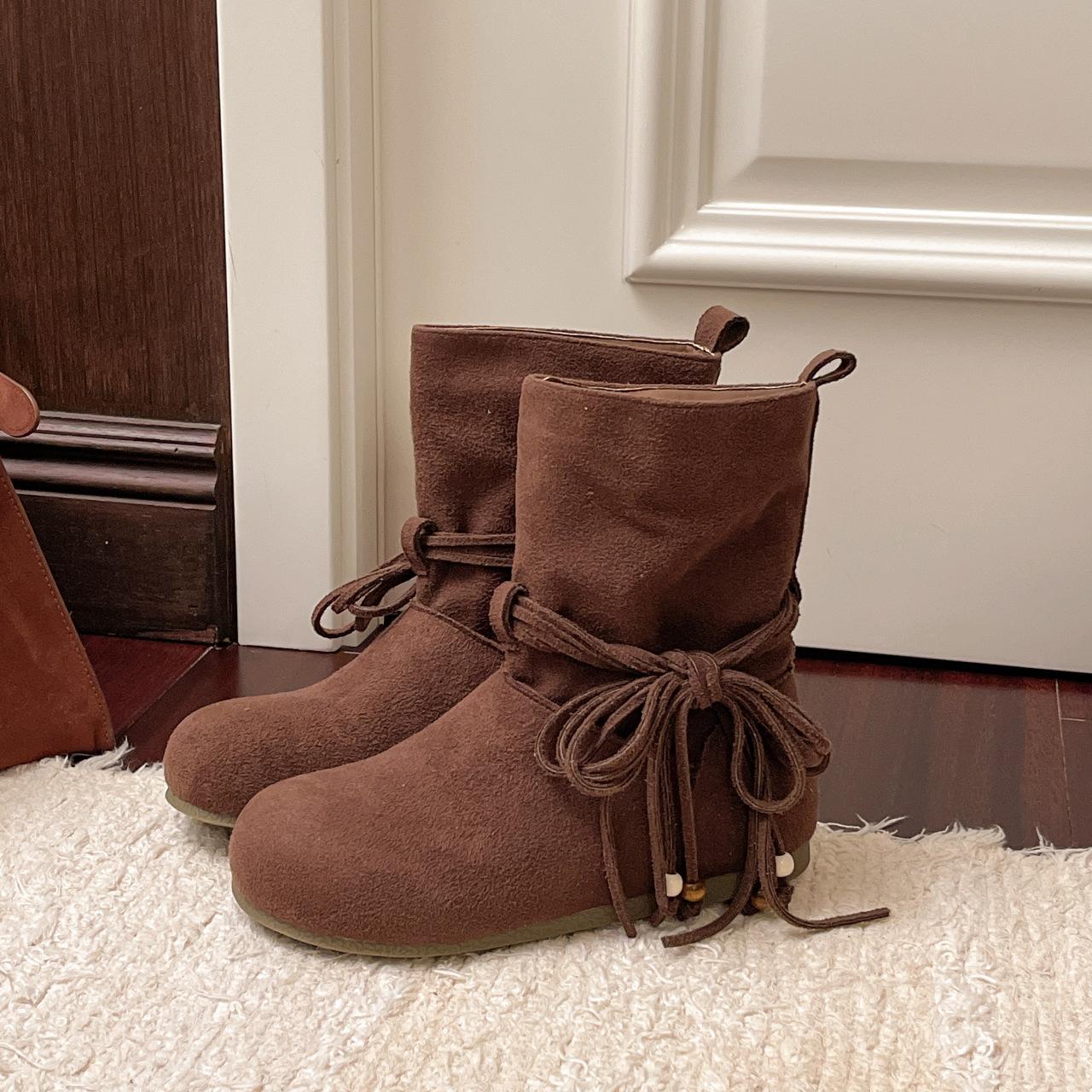 Fashion tassel bow thick heel short boots women s 2025 autumn and winter retro style new suede temperament versatile fashion boots 40 темно-коричневого
Fashion tassel bow thick heel short boots women s 2025 autumn and winter retro style new suede temperament versatile fashion boots 40 темно-коричневого