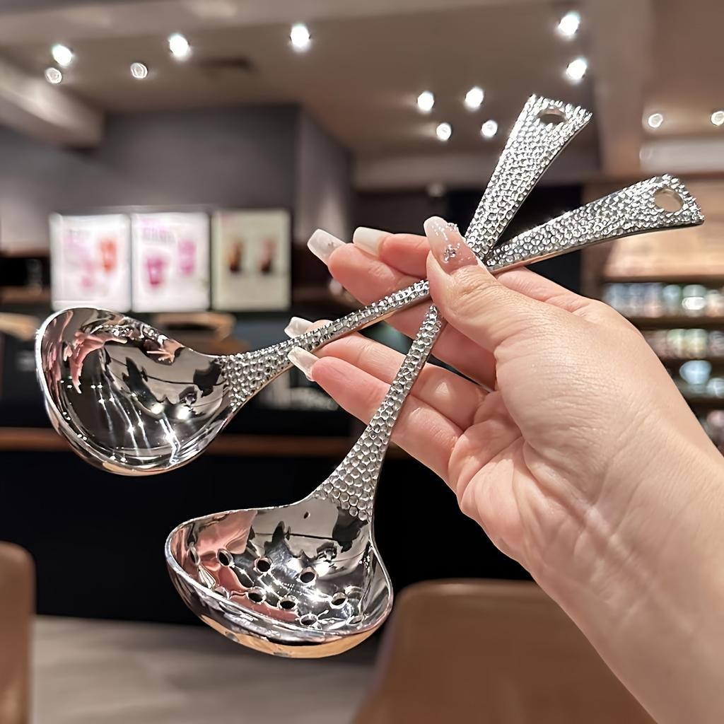 1/2PCS Leak-Proof Stainless Steel Soup Ladle with Fish Scale Handle - Long, Durable Kitchen & Dining Spoon for Home and Restaurant Use soup ladle 1pcs
1/2PCS Leak-Proof Stainless Steel Soup Ladle with Fish Scale Handle - Long, Durable Kitchen & Dining Spoon for Home and Restaurant Use soup ladle 1pcs