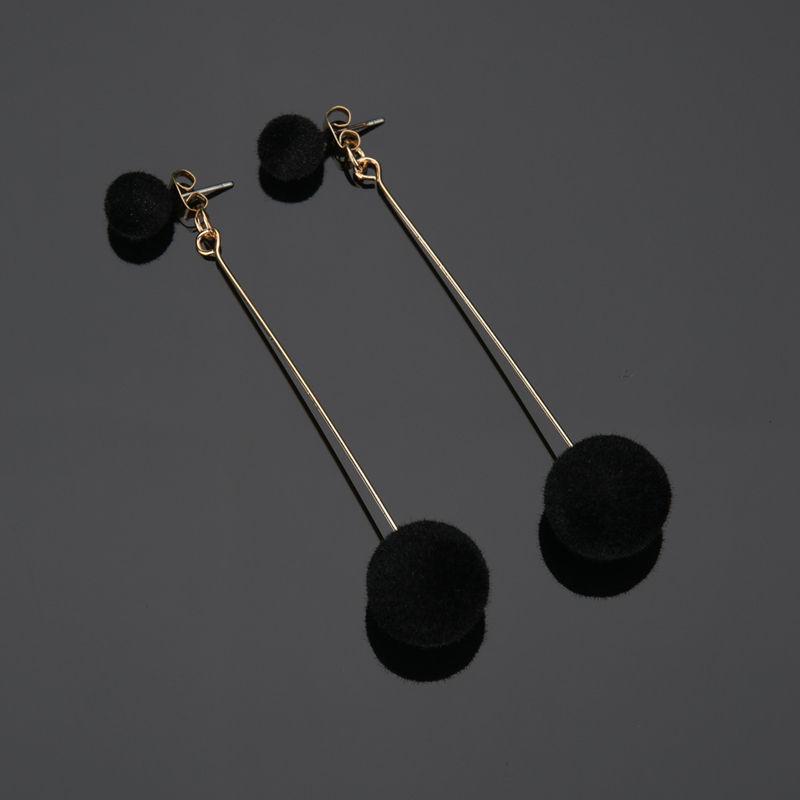 Fashion Red, Black Plush Ball Hanging Earrings Female Korean Personality Round Long Earrings Own Gift Zircon Statement Earrings чорний
Fashion Red, Black Plush Ball Hanging Earrings Female Korean Personality Round Long Earrings Own Gift Zircon Statement Earrings чорний