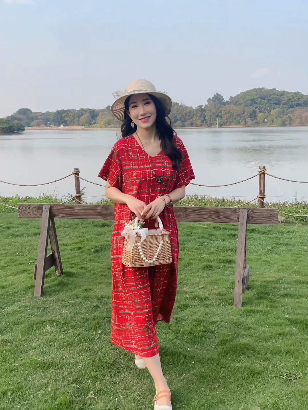 Повсякденні жіночі сукні Літній Вінтажний одяг Великий розмір Елегантна літня довга сукня з коротким рукавом 5XL темно-зелений колір
Повсякденні жіночі сукні Літній Вінтажний одяг Великий розмір Елегантна літня довга сукня з коротким рукавом 5XL темно-зелений колір