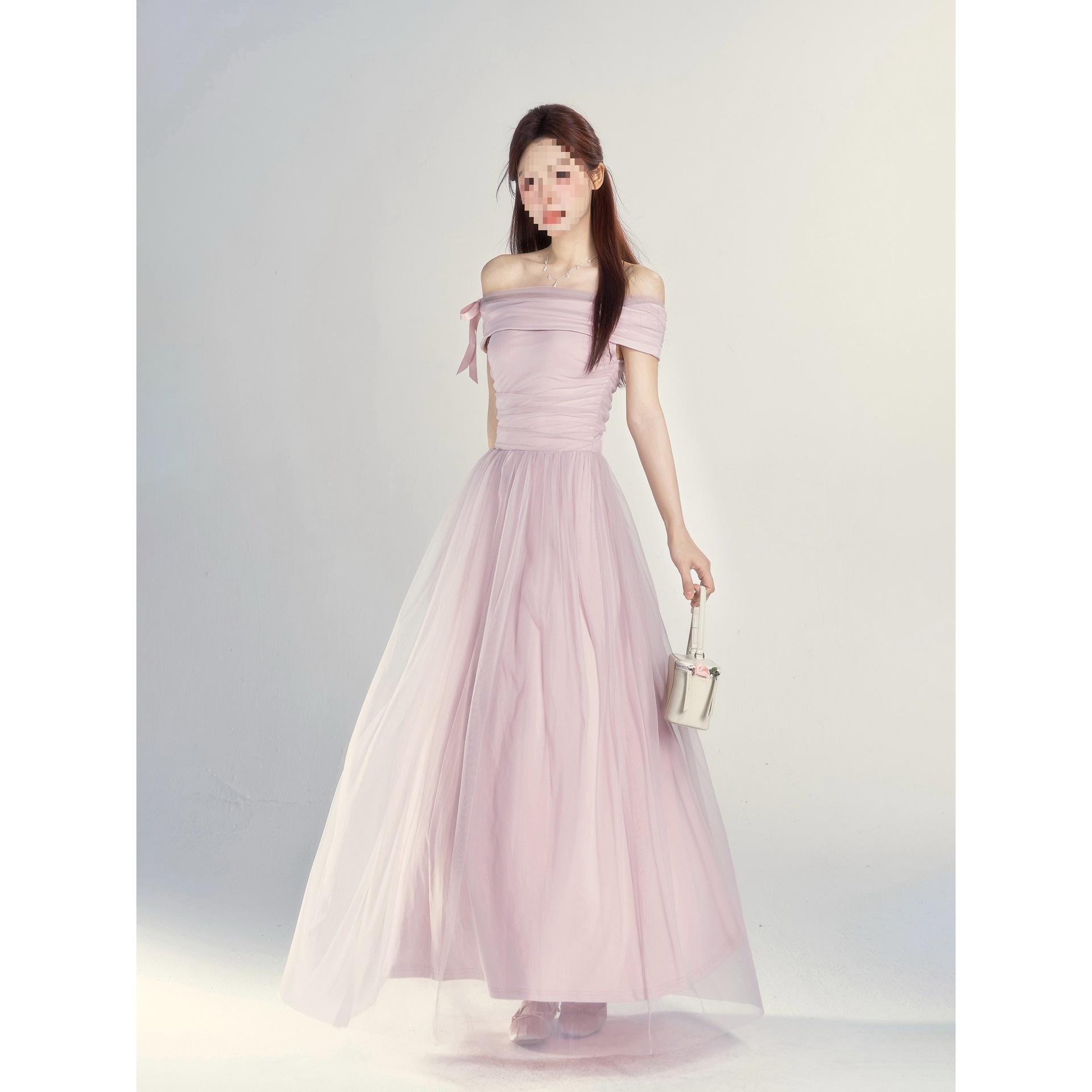 Women s Elegant Wild Berry Off-Shoulder Maxi Dress: Summer 2025, French Style, Slimming Cinched Waist, Short Sleeves S Berry Size
Women s Elegant Wild Berry Off-Shoulder Maxi Dress: Summer 2025, French Style, Slimming Cinched Waist, Short Sleeves S Berry Size