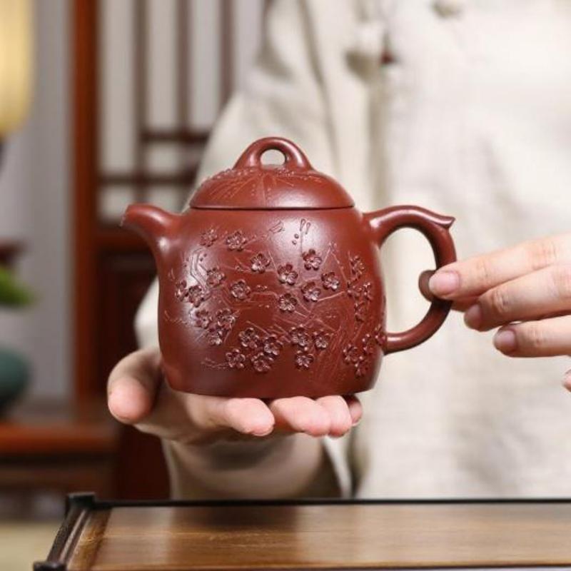 290ml Yixing Purple Clay Teapots Handmade Qin Quan Plum Blossom Pot Raw Ore Dahongpao Mud Kettle With Infuser Zisha Tea Set Gift
290ml Yixing Purple Clay Teapots Handmade Qin Quan Plum Blossom Pot Raw Ore Dahongpao Mud Kettle With Infuser Zisha Tea Set Gift