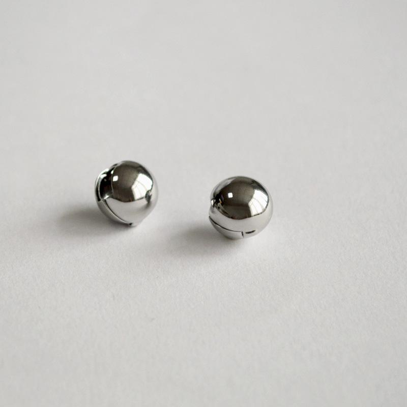 Минималистичные манжеты для ушей в виде полых сфер из полированной латуни с золотым покрытием для женщин
Минималистичные манжеты для ушей в виде полых сфер из полированной латуни с золотым покрытием для женщин