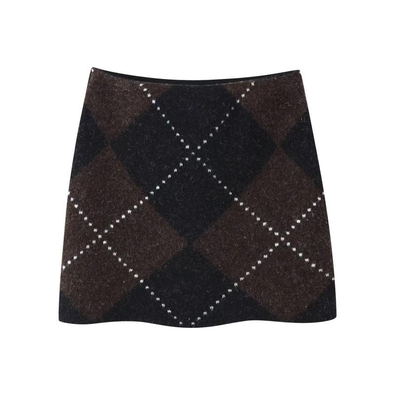 European and American Women s High Neck Diamond Plaid Knit Top and Skirt Set - Trending Fashion Small
European and American Women s High Neck Diamond Plaid Knit Top and Skirt Set - Trending Fashion Small