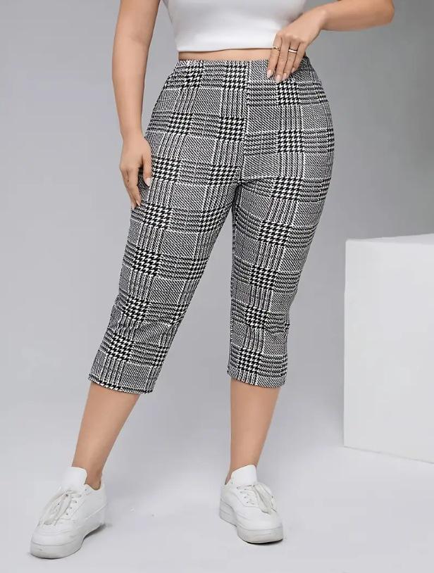 Plaid Elastic Plus Size Women s 7-Point Pants 1XL
Plaid Elastic Plus Size Women s 7-Point Pants 1XL