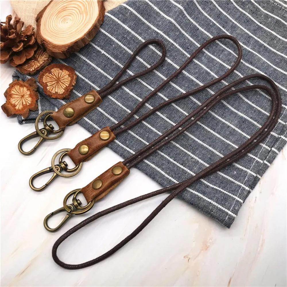 Genuine Leather Car Keychain Solid Color Neck Strap for Mobile Phone New Wrist Neck Lanyard B
Genuine Leather Car Keychain Solid Color Neck Strap for Mobile Phone New Wrist Neck Lanyard B