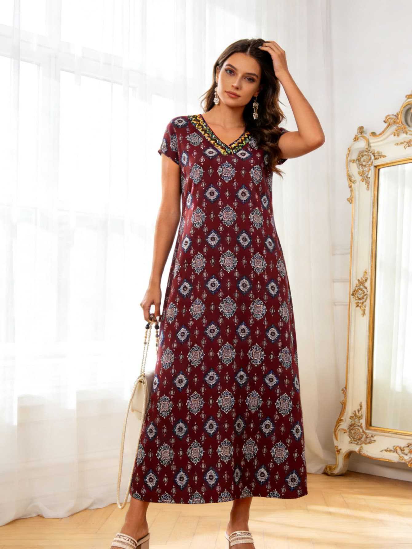 European and American retro ethnic style printing V-neck short-sleeved long dress, summer casual straight dress XS бордовый
European and American retro ethnic style printing V-neck short-sleeved long dress, summer casual straight dress XS бордовый