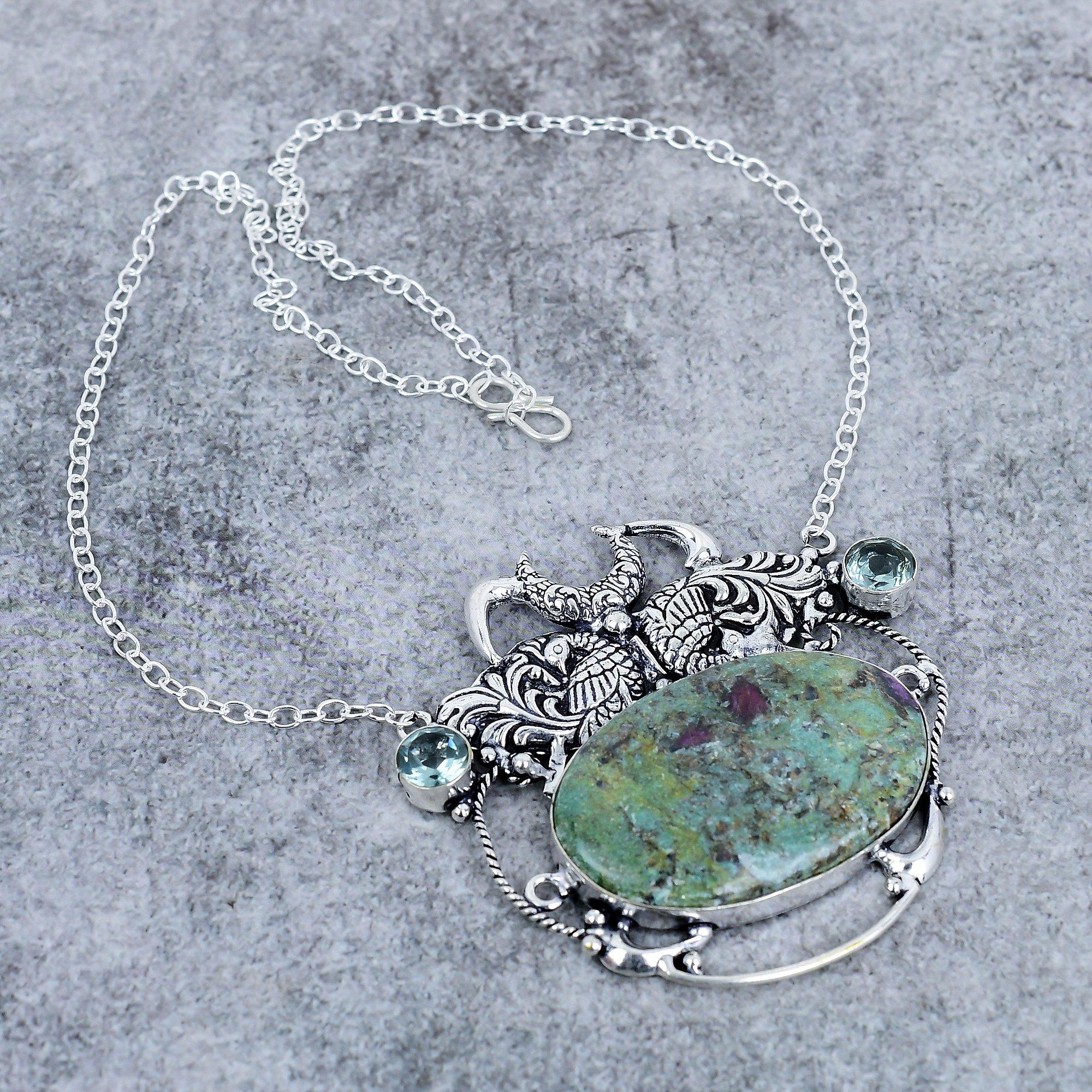 Рубіновий Фуксіт, Камінь Цаворит Срібло 925 проби Ювелірне намисто 18 M-2754
Рубіновий Фуксіт, Камінь Цаворит Срібло 925 проби Ювелірне намисто 18 M-2754