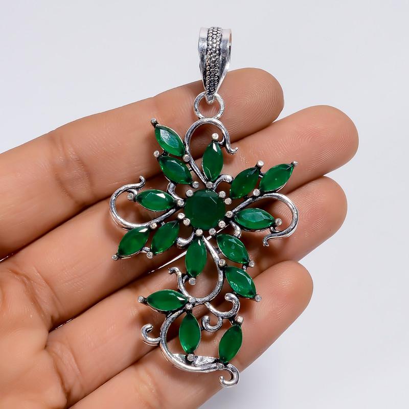 Fantastic Top Grade Qualite 100% Natural Green Chalcedony Mix Shape Shape Ethnic Handmade Jewelry 925 Steling Silver Pendant 2.7 WSJ-5067 2.7
Fantastic Top Grade Qualite 100% Natural Green Chalcedony Mix Shape Shape Ethnic Handmade Jewelry 925 Steling Silver Pendant 2.7 WSJ-5067 2.7