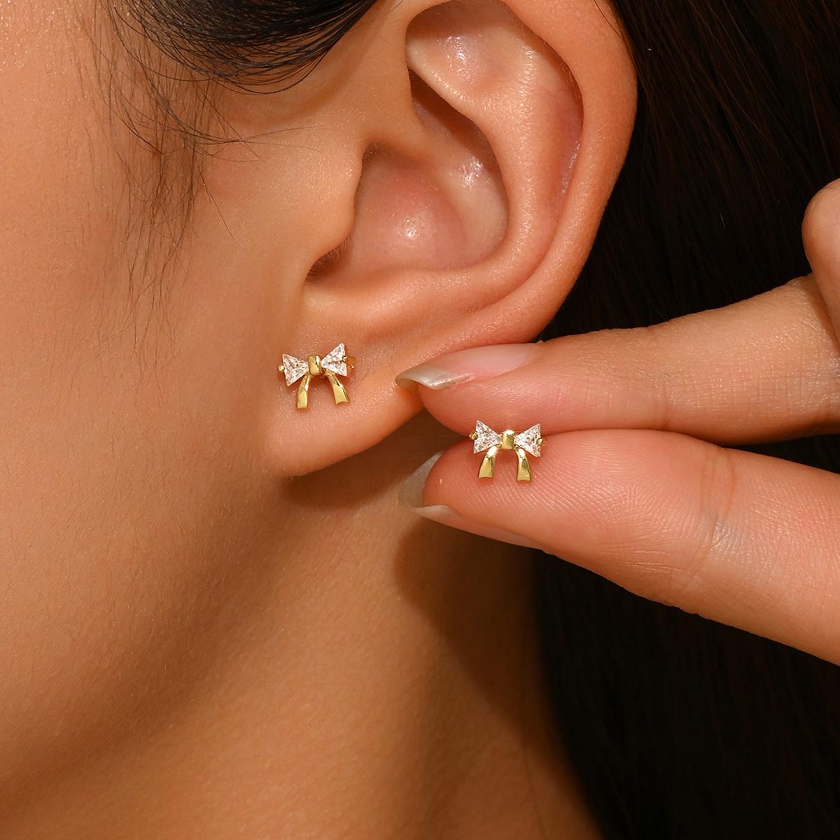 7mm Mini Bow Stud Earrings Triangle Cut CZ Bow Earrings Dainty Fashion Jewelry for Ladies Girls Minimalist Daily Wear Jewelry
7mm Mini Bow Stud Earrings Triangle Cut CZ Bow Earrings Dainty Fashion Jewelry for Ladies Girls Minimalist Daily Wear Jewelry