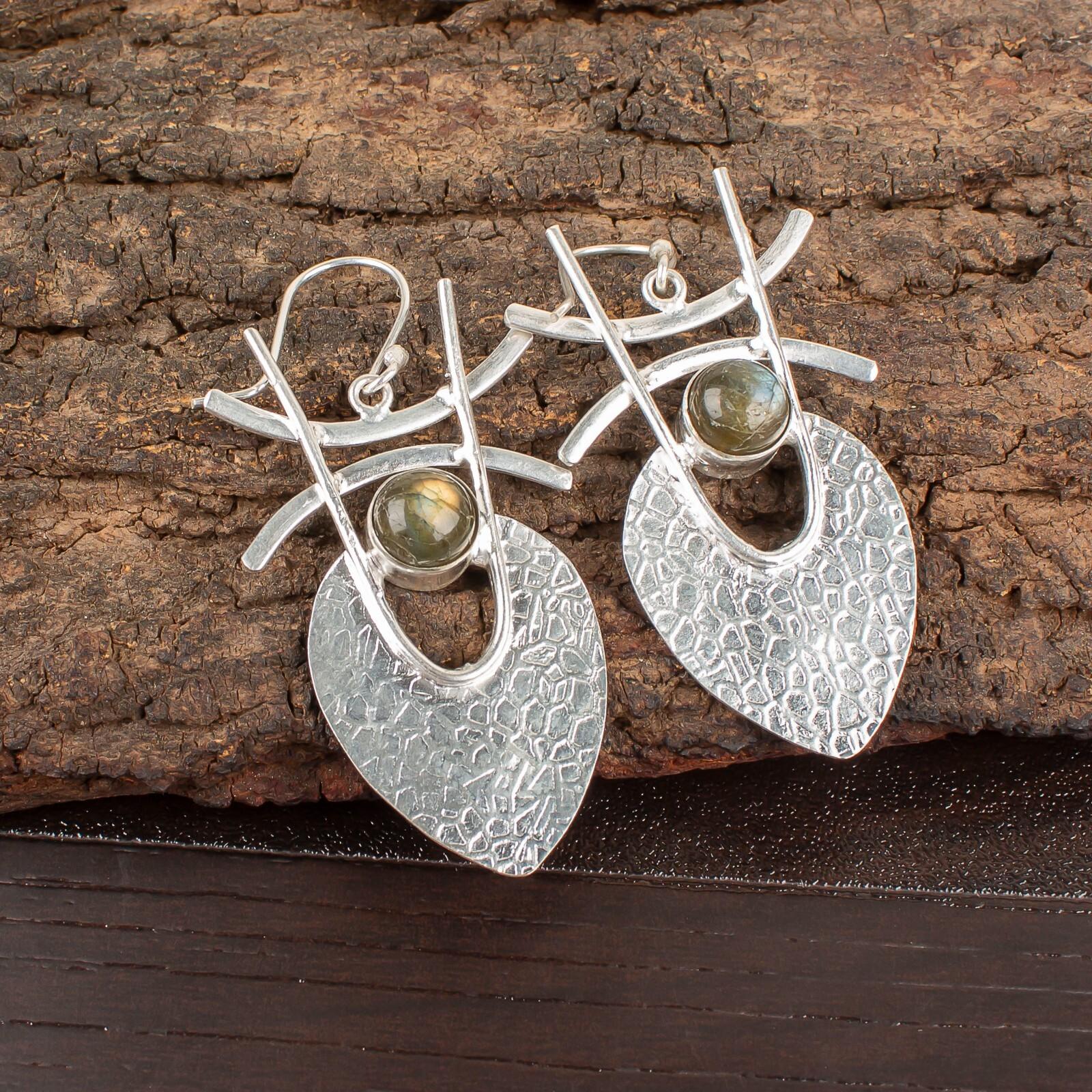 Natural Labradorite Gemstone 925 Sterling Silver Jewelry Handmade Earrings1.78 EE-64-14
Natural Labradorite Gemstone 925 Sterling Silver Jewelry Handmade Earrings1.78 EE-64-14