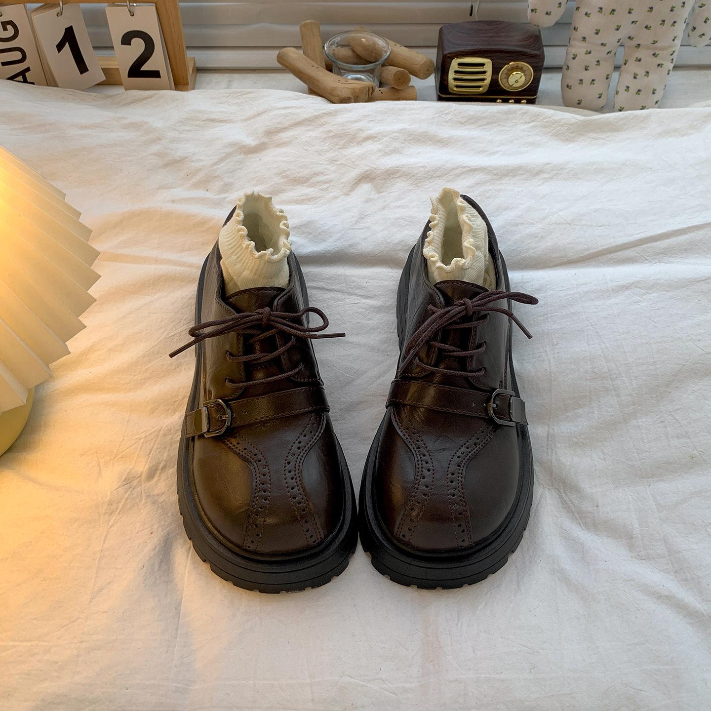 Черные ретро туфли на толстом каблуке и платформе из маленькой кожи женские 2025 новая осень универсальная юбка круглый носок британский стиль одинарные туфли 40 коричневый
Черные ретро туфли на толстом каблуке и платформе из маленькой кожи женские 2025 новая осень универсальная юбка круглый носок британский стиль одинарные туфли 40 коричневый