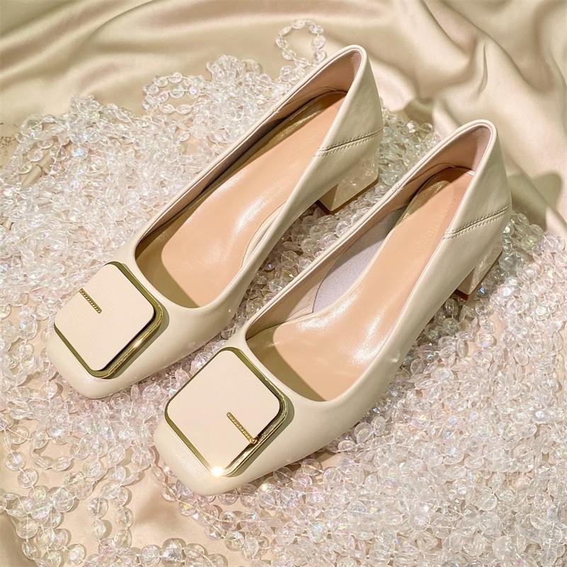 New versatile women s shoes flat single shoes mother shoes soft sole soft surface women s shallow mouth leather shoes casual Doudou shoes 41
New versatile women s shoes flat single shoes mother shoes soft sole soft surface women s shallow mouth leather shoes casual Doudou shoes 41