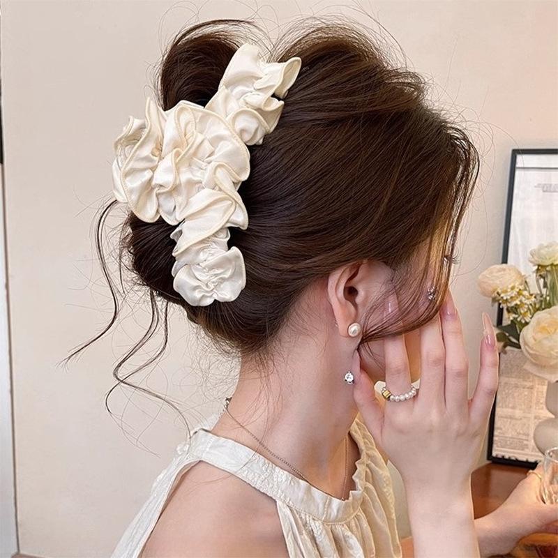 High-End Satin Pleated Clip Female High-End Shark Clip Hairpin Back Of The Head Hairpin Hair Accessories
High-End Satin Pleated Clip Female High-End Shark Clip Hairpin Back Of The Head Hairpin Hair Accessories