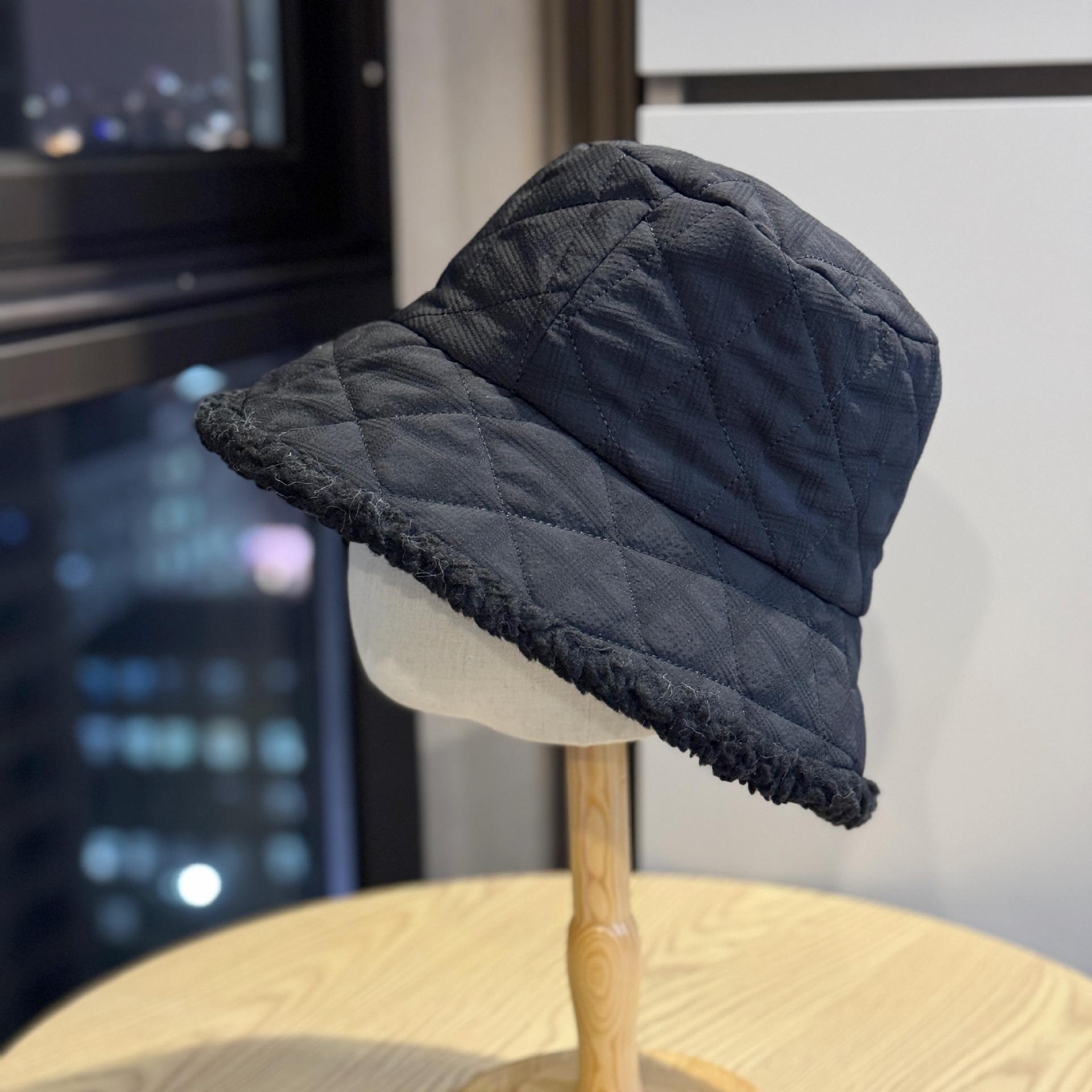 Осень и Зима Новый Стиль Бархат Ромбовидная Клетка Шляпа Рыбака Японский Стиль Ветрозащитная Модная Теплая Шляпа-Котелок one size
Осень и Зима Новый Стиль Бархат Ромбовидная Клетка Шляпа Рыбака Японский Стиль Ветрозащитная Модная Теплая Шляпа-Котелок one size