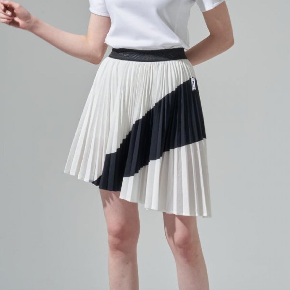 Blu Dot Unbalanced Pleats Skirt Wh 028
Blu Dot Unbalanced Pleats Skirt Wh 028