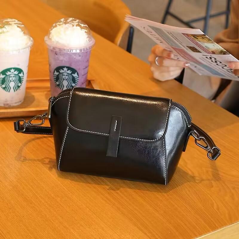 Fashiable Oil Wax Cowhide Leather Crossbody Small Bag for Women Versatile Shoulder Shell Handbag Casual Phe Carrier чёрный
Fashiable Oil Wax Cowhide Leather Crossbody Small Bag for Women Versatile Shoulder Shell Handbag Casual Phe Carrier чёрный