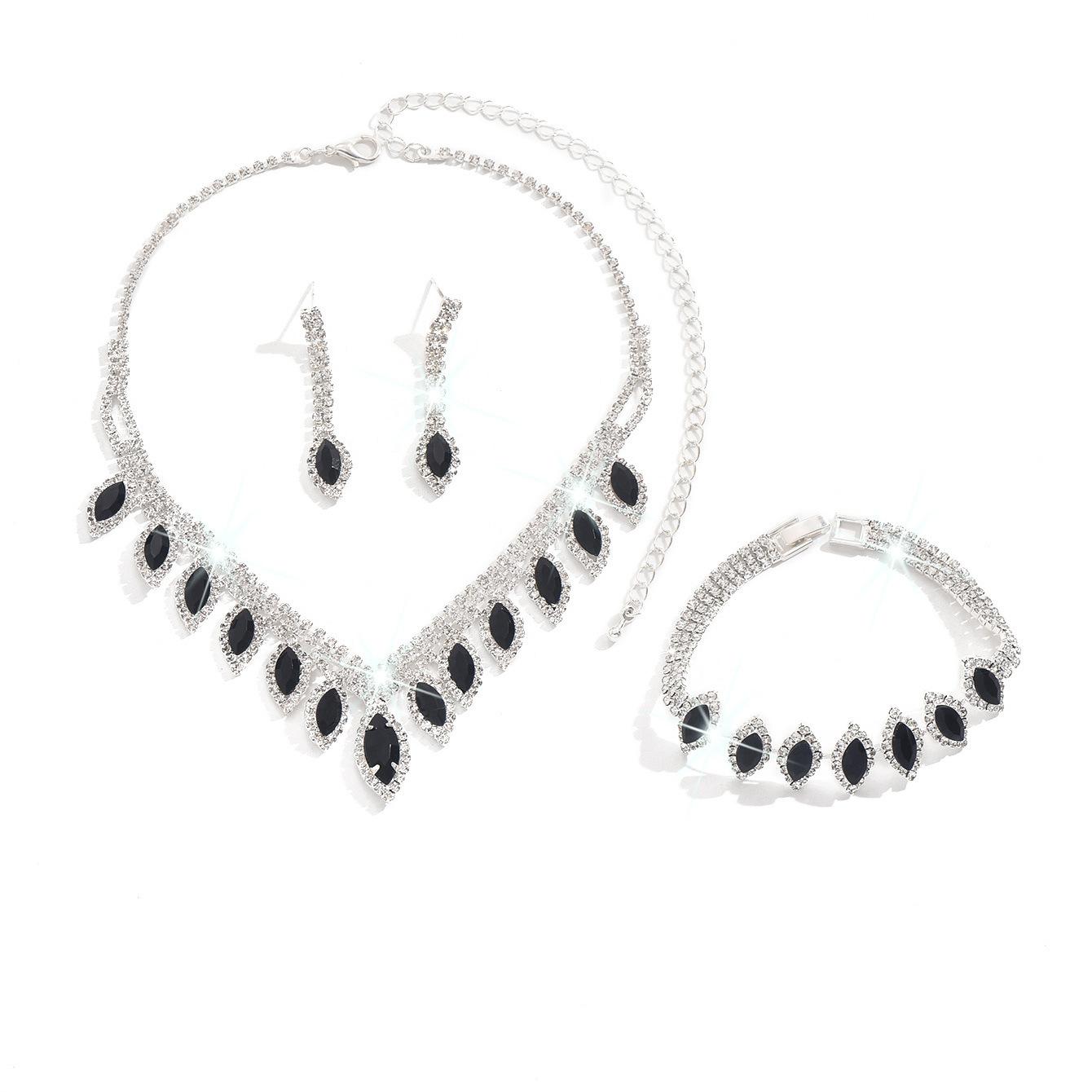 Bridal Jewelry Set Delicate Rhinestone Necklace And Earrings Formal Jewelry Set Trendy Cubic Zirconia Jewelry Set For Evening
Bridal Jewelry Set Delicate Rhinestone Necklace And Earrings Formal Jewelry Set Trendy Cubic Zirconia Jewelry Set For Evening