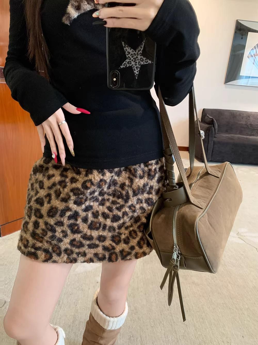 Women s Slim Fit Leopard Print Wool A-line Skirt - New Winter 2025 Style with Elastic Waist XL
Women s Slim Fit Leopard Print Wool A-line Skirt - New Winter 2025 Style with Elastic Waist XL