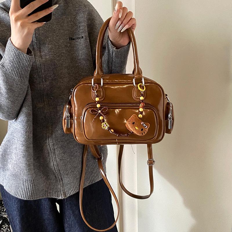 Универсальный рюкзак в стиле колледжа для женщин 2025 года, новая иностранная стильная нишевая сумка для боулинга, простая женская сумка в стиле ретро коричневый
Универсальный рюкзак в стиле колледжа для женщин 2025 года, новая иностранная стильная нишевая сумка для боулинга, простая женская сумка в стиле ретро коричневый