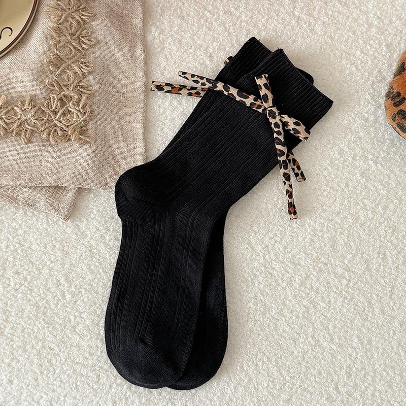 Leopard Print Ballet Bow Mid-Calf Women s Socks: Cute Japanese Style with Vertical Stripes for Student Parties One Size чёрный
Leopard Print Ballet Bow Mid-Calf Women s Socks: Cute Japanese Style with Vertical Stripes for Student Parties One Size чёрный