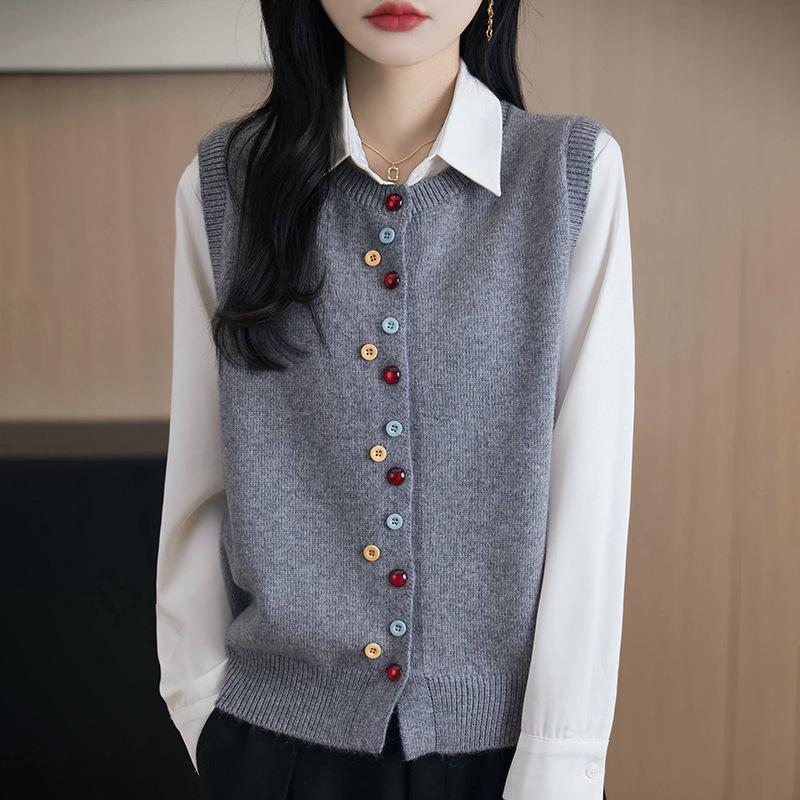 2025 Spring Women s Skin-Friendly Fleece Knit Vest: Solid Color, Round Neck, Sleeveless with Colorful Button Accents XX-Large
2025 Spring Women s Skin-Friendly Fleece Knit Vest: Solid Color, Round Neck, Sleeveless with Colorful Button Accents XX-Large