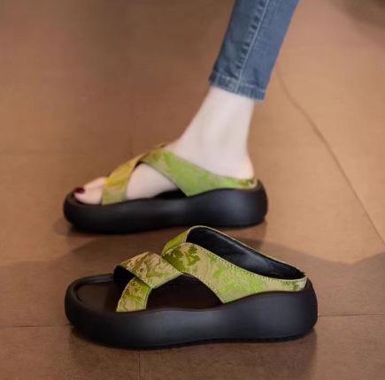 Thick-soled fashion beach stepping on shit sandals one-word slippers women s summer wear new super fire cool slippers 40 зелений
Thick-soled fashion beach stepping on shit sandals one-word slippers women s summer wear new super fire cool slippers 40 зелений
