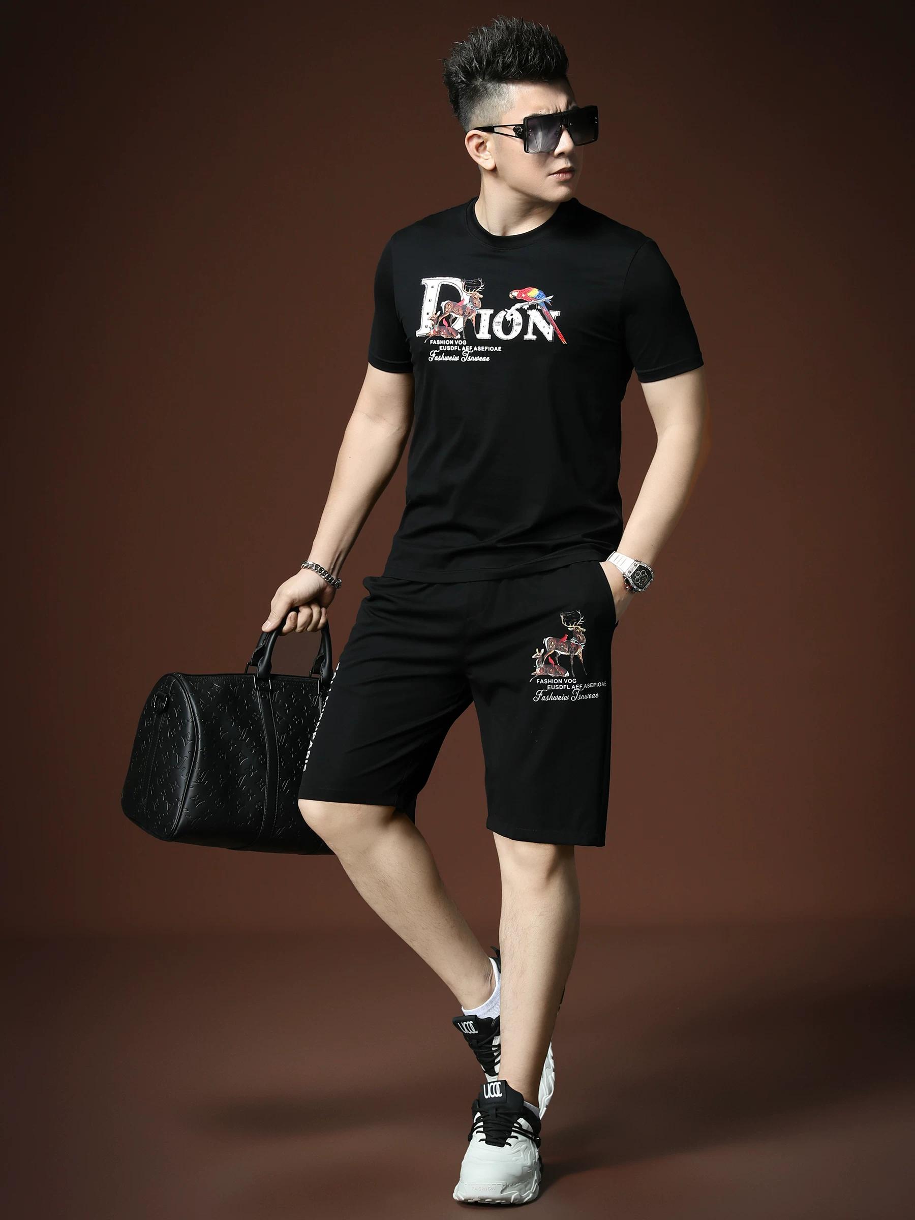 European Style Short-Sleeve T-Shirt and Shorts Two-Piece Set for Men, 2025 Summer New Trendy Casual Sports Outfit for Men 2XL чёрный
European Style Short-Sleeve T-Shirt and Shorts Two-Piece Set for Men, 2025 Summer New Trendy Casual Sports Outfit for Men 2XL чёрный