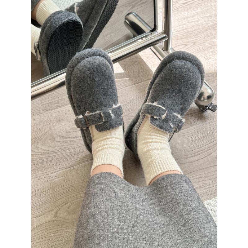 Autumn and winter velvet warm all-inclusive Birkenstocks woolen cotton shoes thick soles increase height, small retro one-pedal woolen shoes 35
Autumn and winter velvet warm all-inclusive Birkenstocks woolen cotton shoes thick soles increase height, small retro one-pedal woolen shoes 35