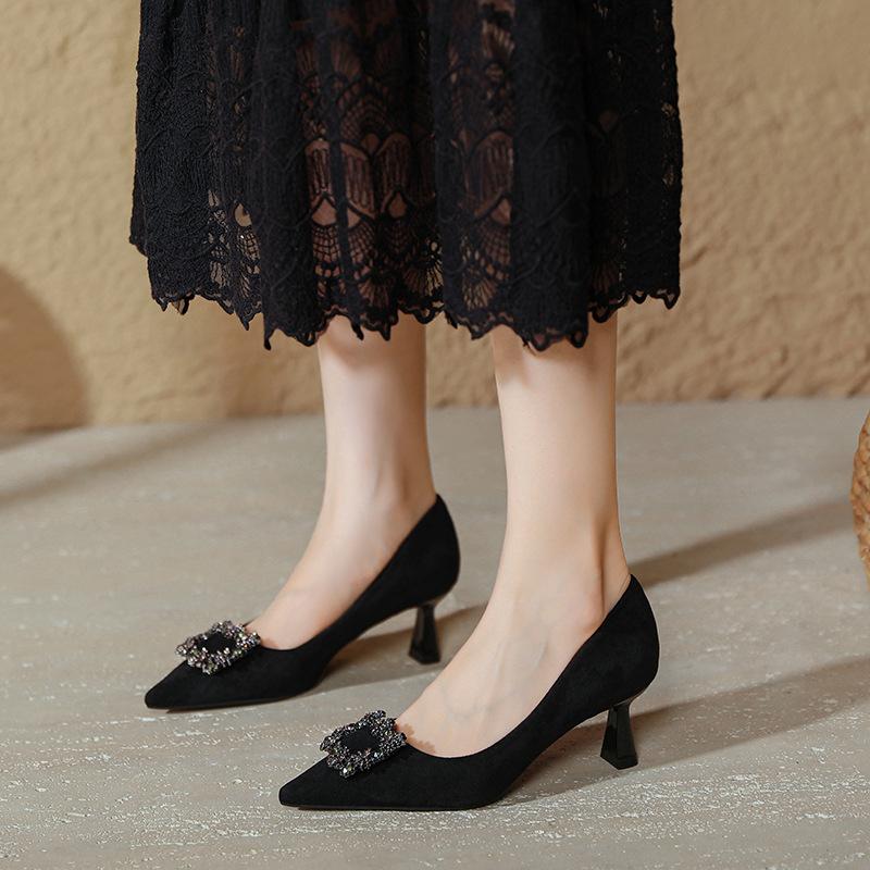 Pointed high heels women s thin heels new women s shoes rhinestone square buckle suede small heel light mouth single shoes 40 темно-коричневого кольору
Pointed high heels women s thin heels new women s shoes rhinestone square buckle suede small heel light mouth single shoes 40 темно-коричневого кольору
