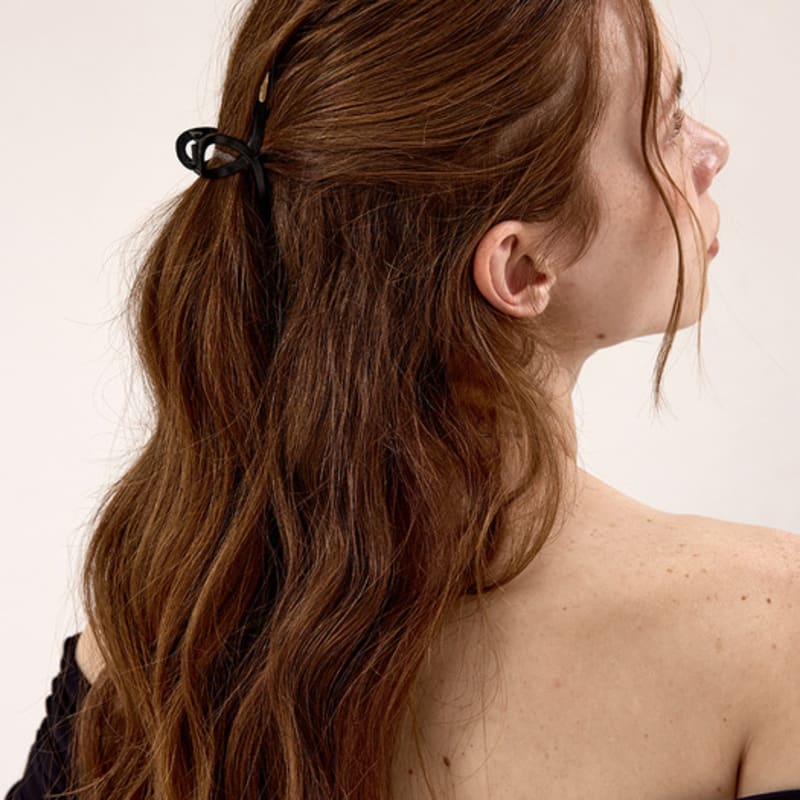 Ssecondo Mini simple twist hair claw clip_4 colors Metal silver
Ssecondo Mini simple twist hair claw clip_4 colors Metal silver