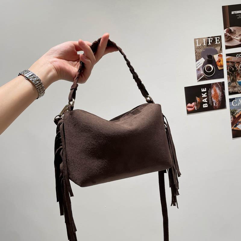 Vintage Matte leather Women Saddle Crossbody Bags small Tassel Shoulder Bag for Ladies handbg femal phes Messenger Bag кофейный
Vintage Matte leather Women Saddle Crossbody Bags small Tassel Shoulder Bag for Ladies handbg femal phes Messenger Bag кофейный