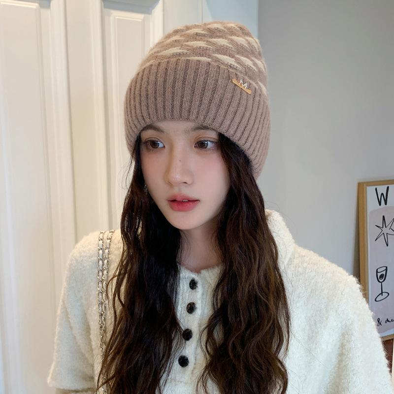 Корейская версия Утолщенная шерстяная шапка Осень и зима Женская теплая Плюс бархатная Модная шапка Универсальная вязаная шапка Новый стиль one size