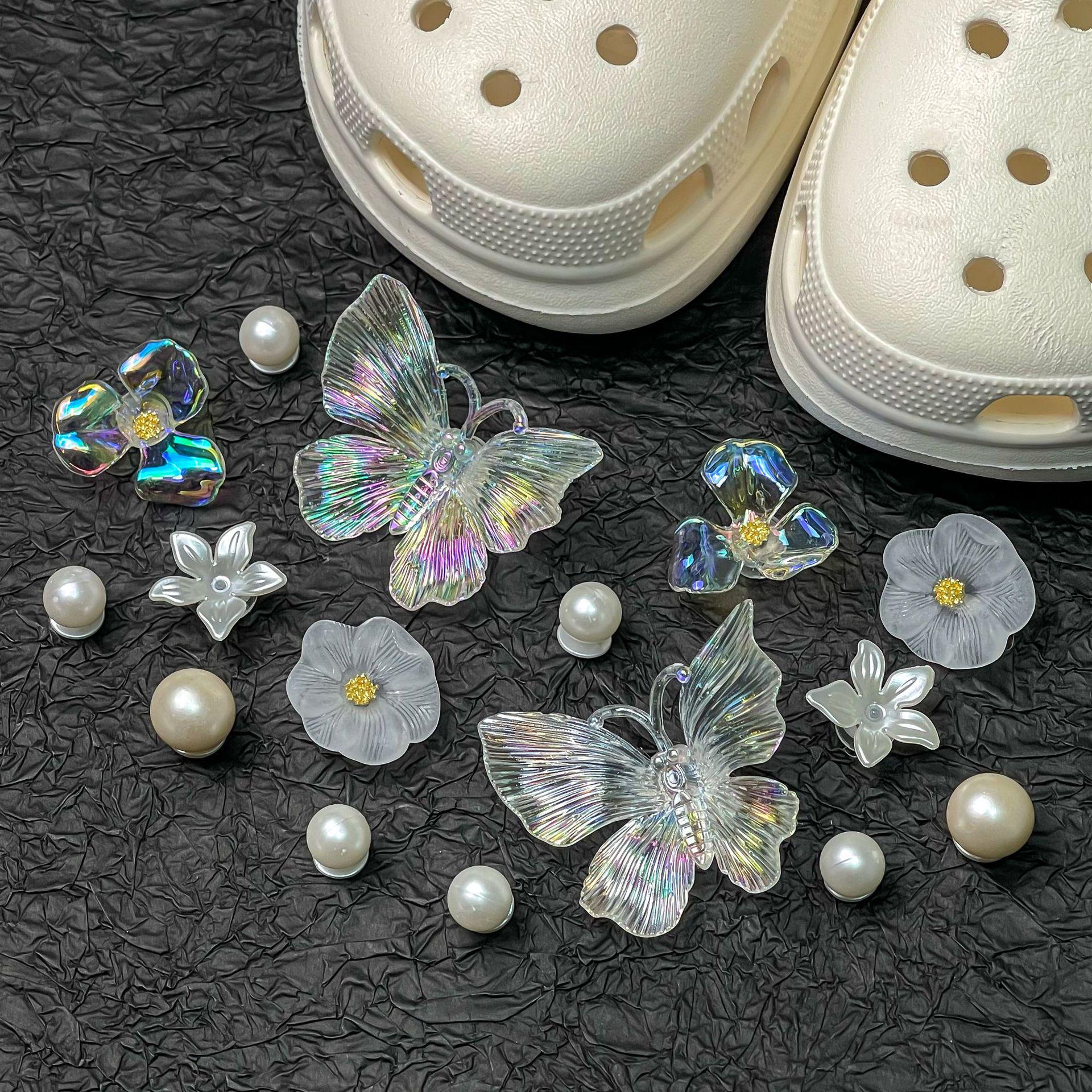Crystal Butterfly Pearl Shoe Buckles for Summer Clogs
Crystal Butterfly Pearl Shoe Buckles for Summer Clogs