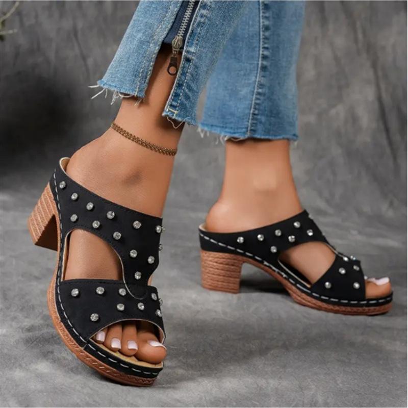 New rivet hollow fish mouth thick heel sandals high heel slippers large size sandals 43 світло-коричневого кольору
New rivet hollow fish mouth thick heel sandals high heel slippers large size sandals 43 світло-коричневого кольору