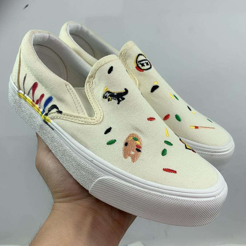 Весна и лето новая парусиновая студенческая корейская версия вышитые граффити женская обувь на одной педали ленивая обувь мультяшная вулканизированная обувь 40 бежевый
Весна и лето новая парусиновая студенческая корейская версия вышитые граффити женская обувь на одной педали ленивая обувь мультяшная вулканизированная обувь 40 бежевый