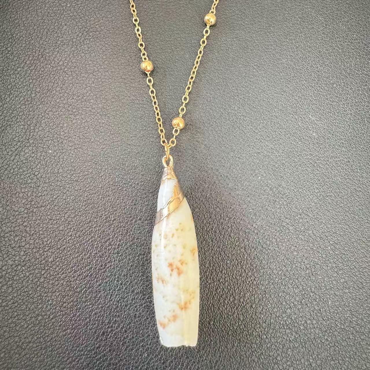 Gold-Edged Seashell Conch Pendant Necklace - Natural Beach Vintage Women s Jewelry
Gold-Edged Seashell Conch Pendant Necklace - Natural Beach Vintage Women s Jewelry