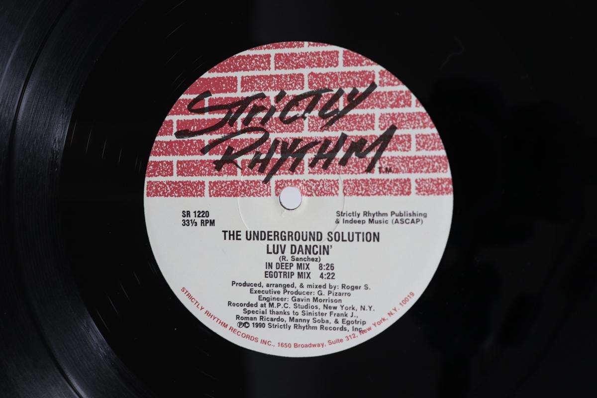 12inch Record UNDERGROUND SOLUTION Luv Dancin Champagne Blood Mixes SR1220 STRICTLY RHYTHM 1990 US Dance Electronica Used
12inch Record UNDERGROUND SOLUTION Luv Dancin Champagne Blood Mixes SR1220 STRICTLY RHYTHM 1990 US Dance Electronica Used